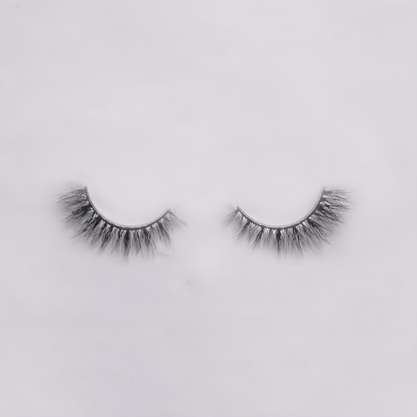 D304 Luxury Mink Eyelashes GG NATURAL WORLD